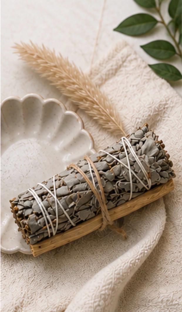 White Sage and Palo Santo Bundle product photo from Maggie's Farm & Aromatics Etsy listing