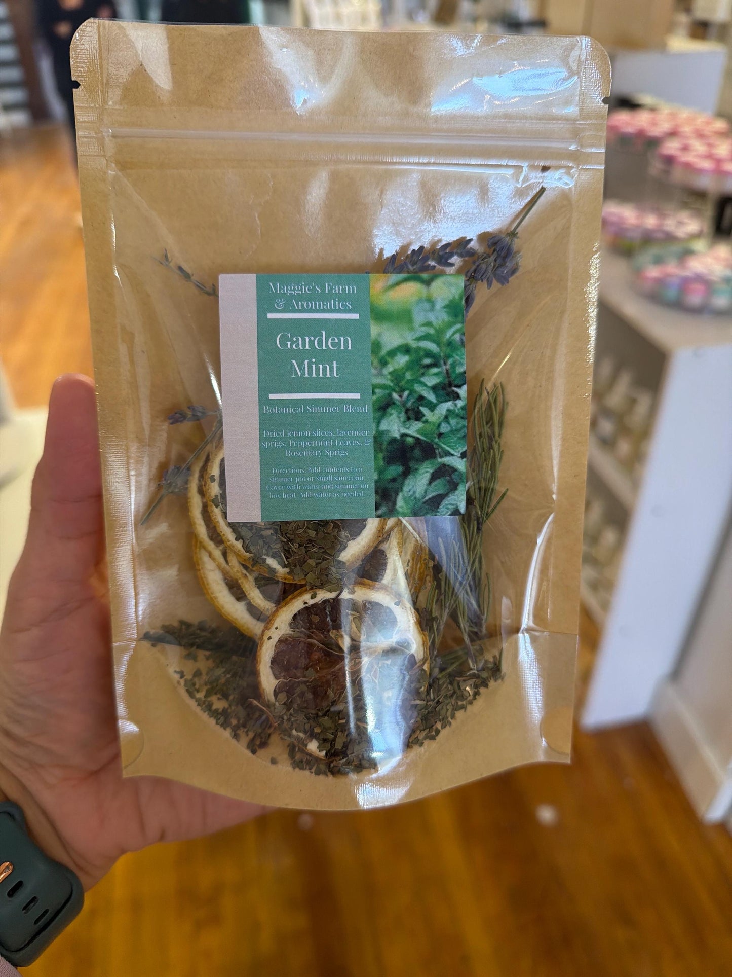 Simmer Pot Blend product photo from Maggie's Farm & Aromatics Etsy listing